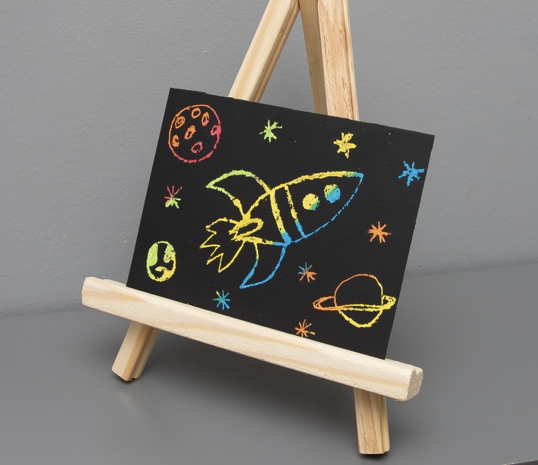 DIY Scratch Art for Kids - Scratch Art Paper Plate Craft - Messy Little  Monster